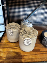 XL Flower Candle - White Tea & Ginger