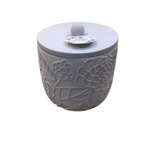 White Floral Print Candle- Cactus Flower