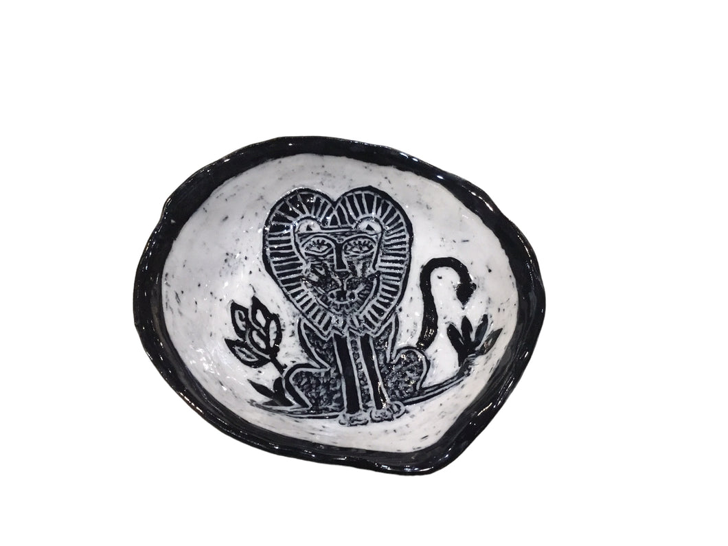 Lion sgraffito dish