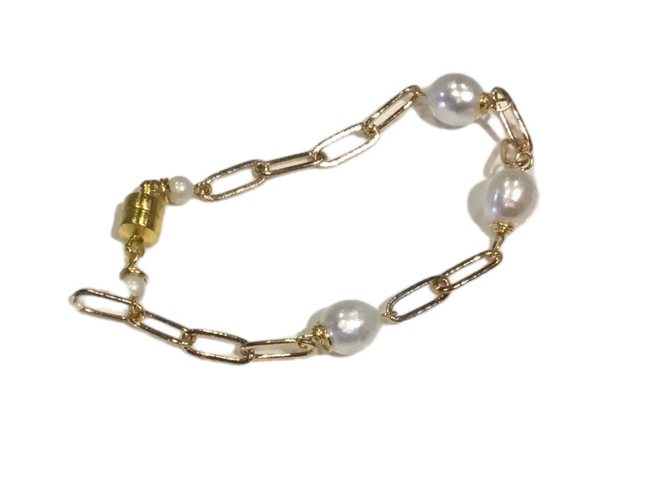 Gold Paperclip Chain w/ Pearl Bracelet