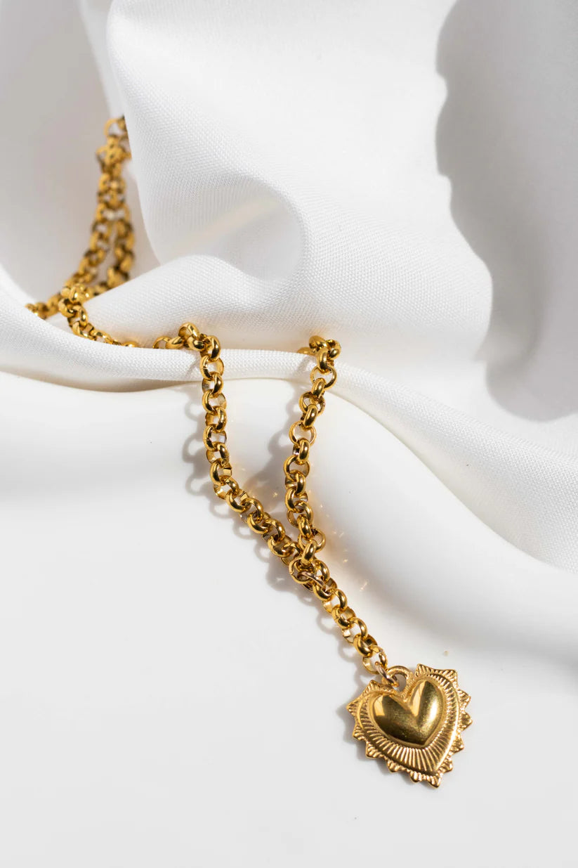 Gold Vintage Heart Necklace 16