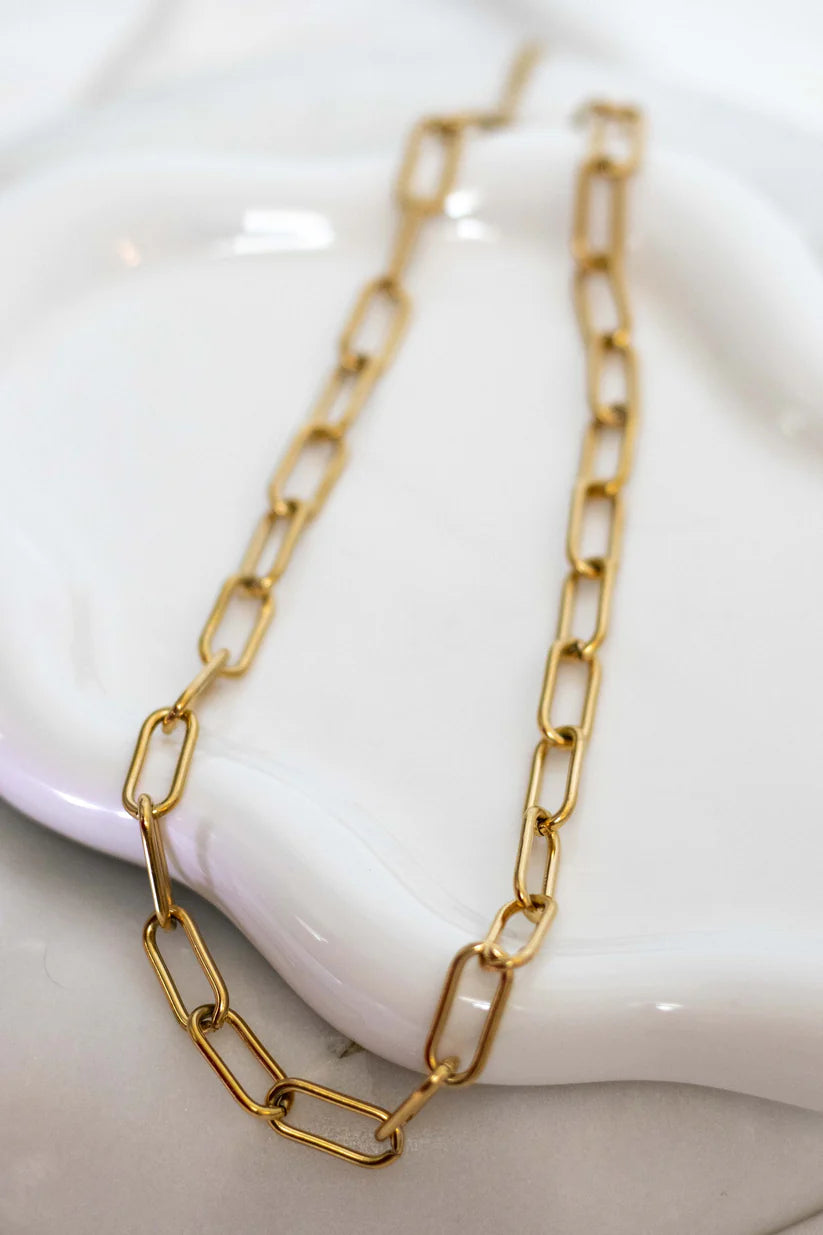 Gold Chunky Paperclip Necklace 18