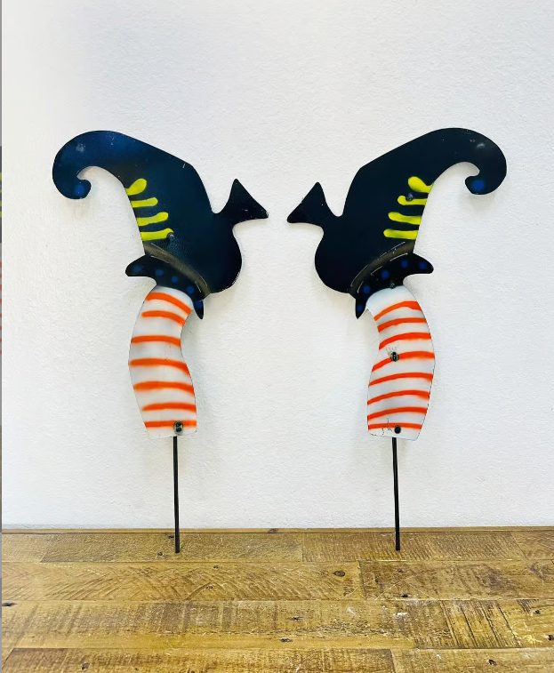 Witch Feet Stake Set -2