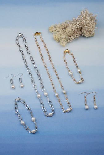 Gold Paperclip Chain w/ Pearl