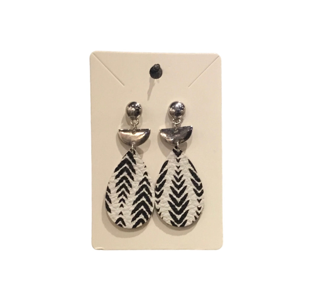 Black & White mini drop earrings