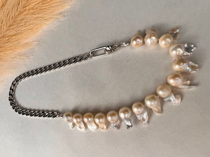 Mixed Pearl and Chain Necklace