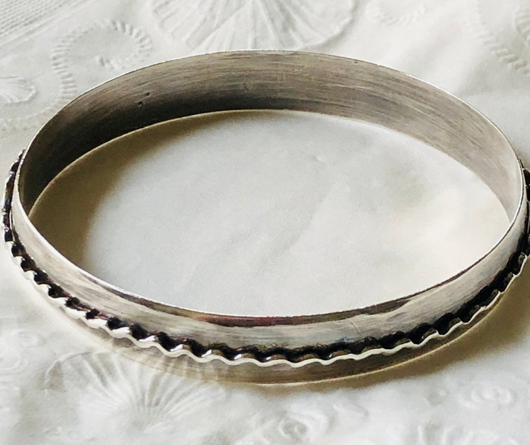 1/2 Inch Squiggle Bangle