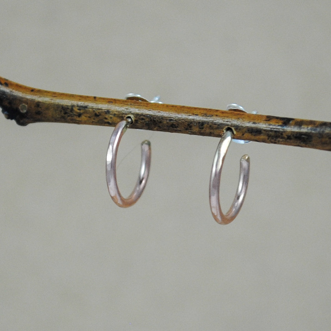 Huggie Hoop Earrings - rose gold-filled