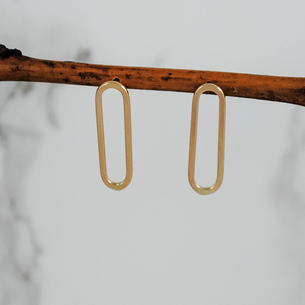 Medium Paperclip Oval Studs - gold-filled
