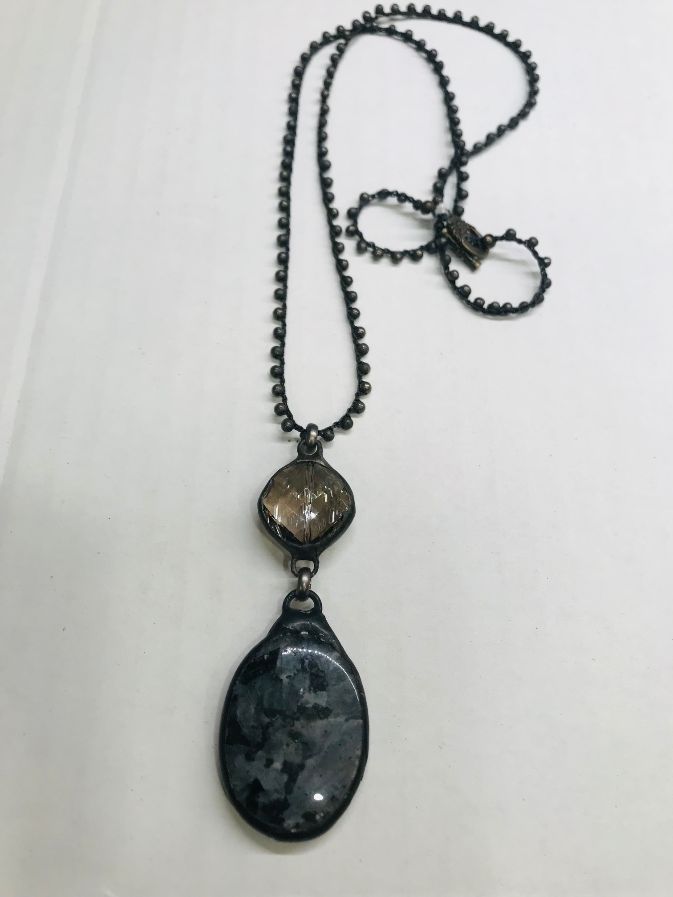 Grey crystal crochet connector