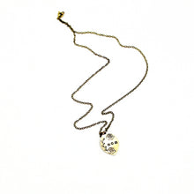 'Mom" Roses Necklace