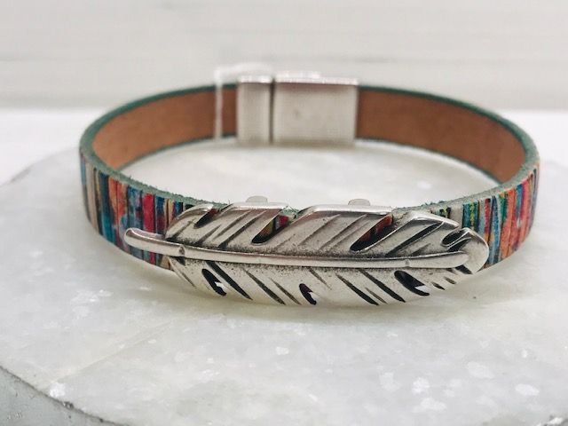 Metallic Feather slider with magnet