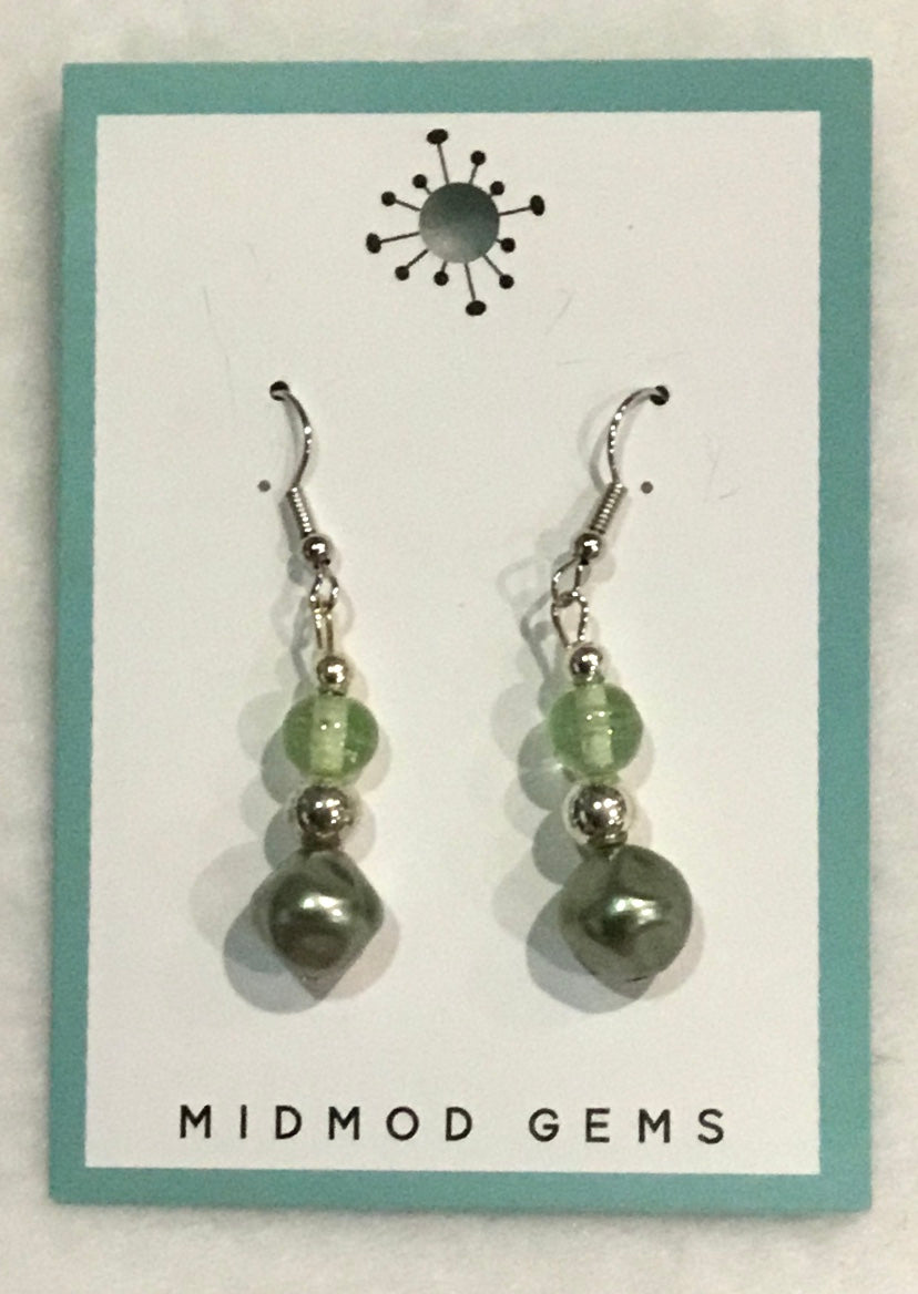 Green pearl dangle Earrings